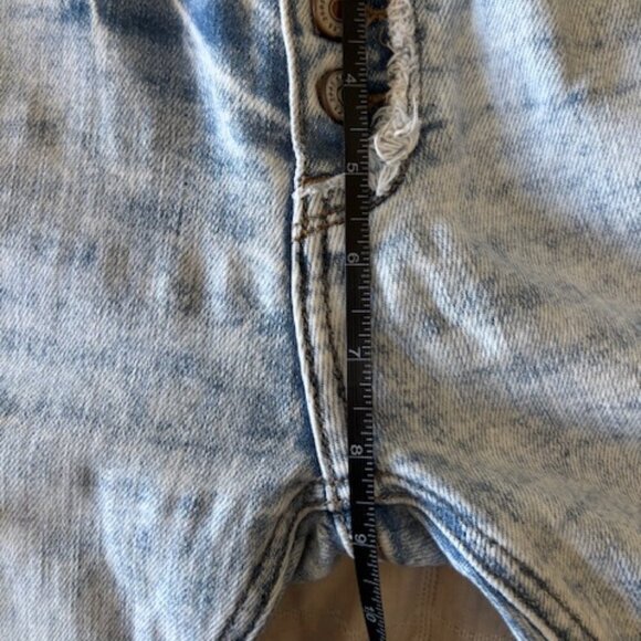 KanCan acid-wash denim jeans with a button-fly closure size 24 - Picture 6 of 7